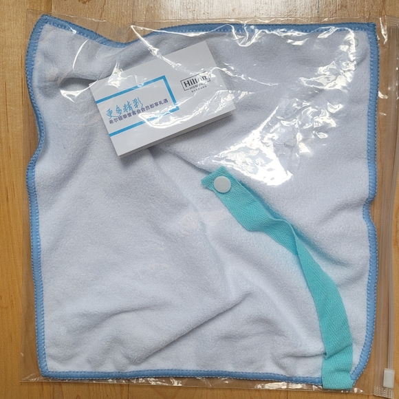 Hilton Honors Blue Air Balloon Baby Bib Exclusive New - Picture 7 of 8